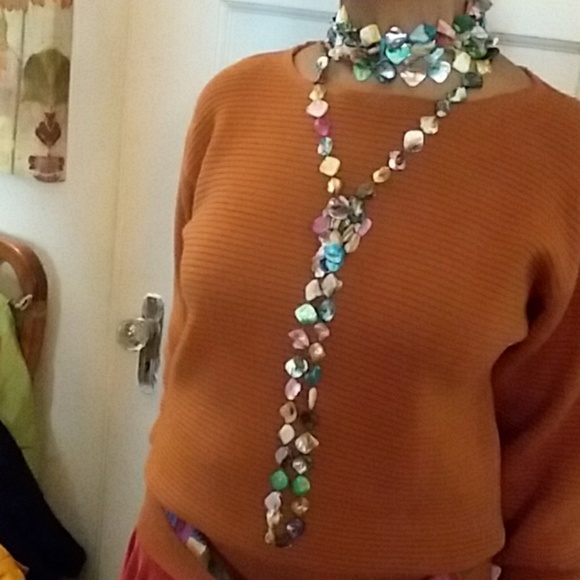 Multi-Colored Shell Shaped Beaded Necklaces - Picture 4 of 5